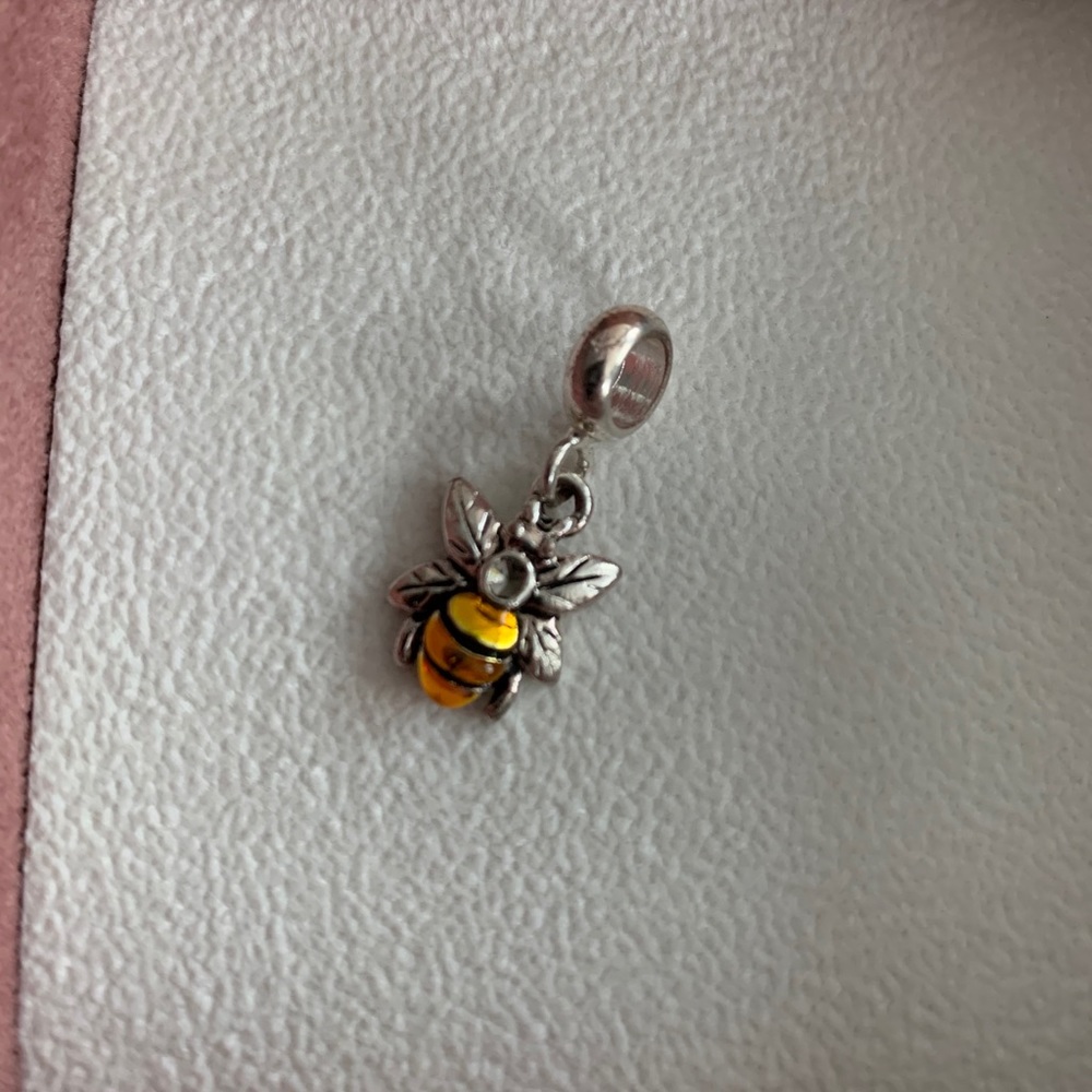 bumble bee charm